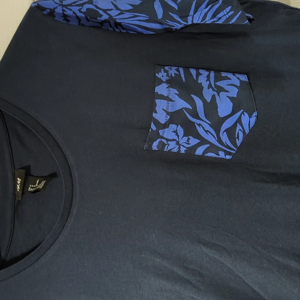 Designer tee - Picture 1 of 2